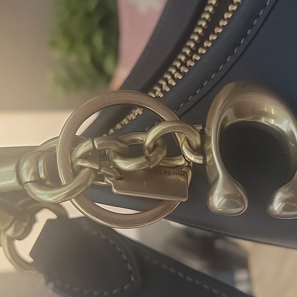 NWOT BRASS COACH C KEYCHAIN - Picture 8 of 8